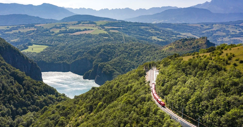 xr9cb74d7eh27r81fjif